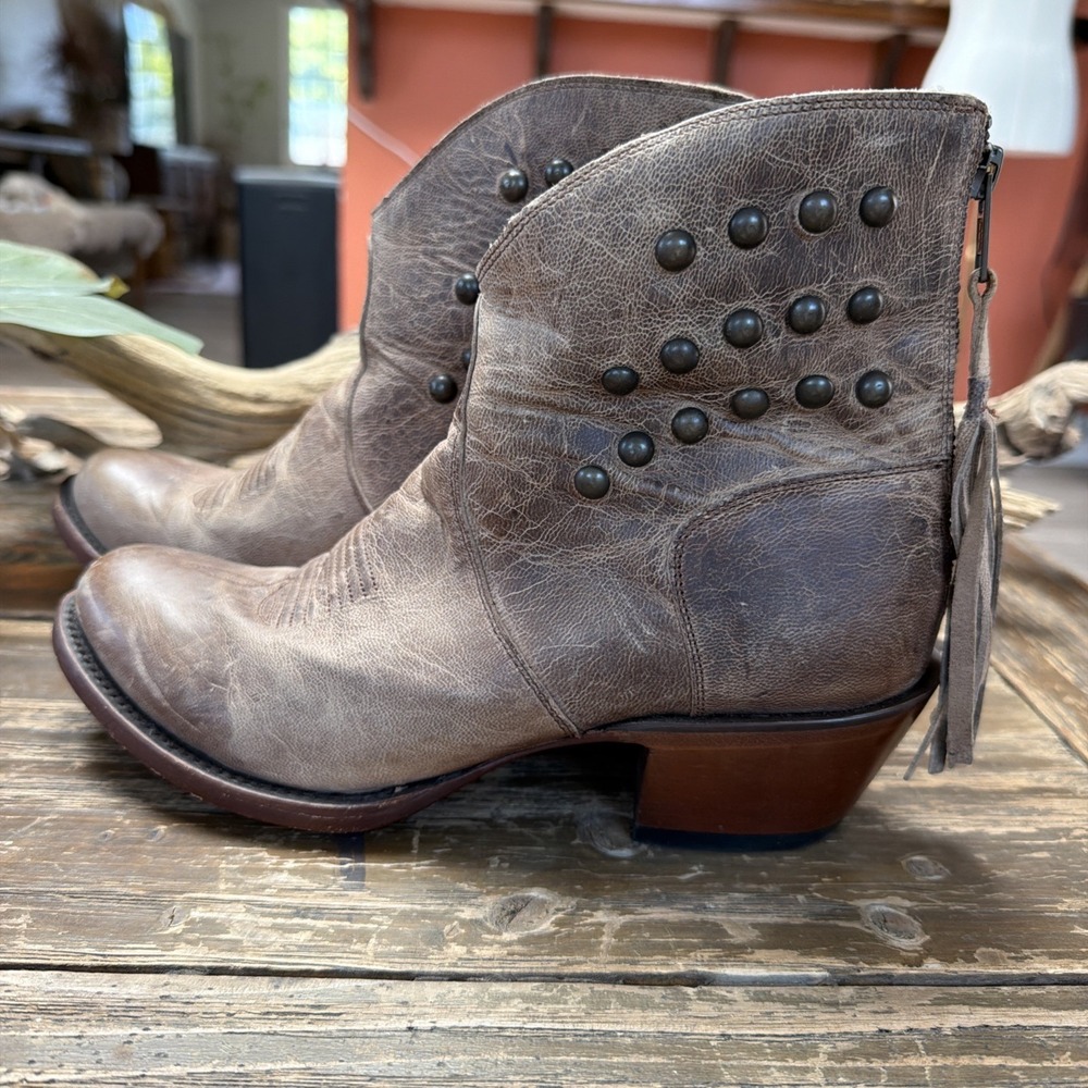Shyanne Women's Studded Western Ankle Bootie Size 7 B Brown Leather Back Zipper